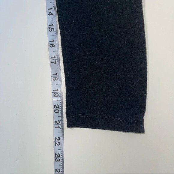 Victoria’s Secret Black Printed Fold Over Waist Capri Leggings Small Women’s - Picture 10 of 11